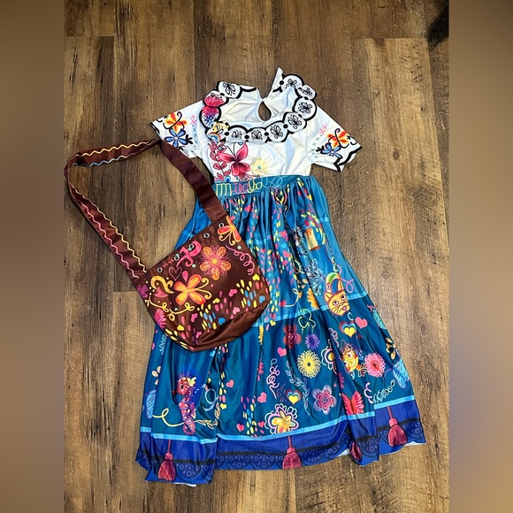 *Sold* Large Princess dress and accessories bundle - Picture 5 of 7